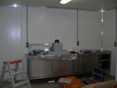 Fase 4 van de montage van de koelcel in Nootdorp