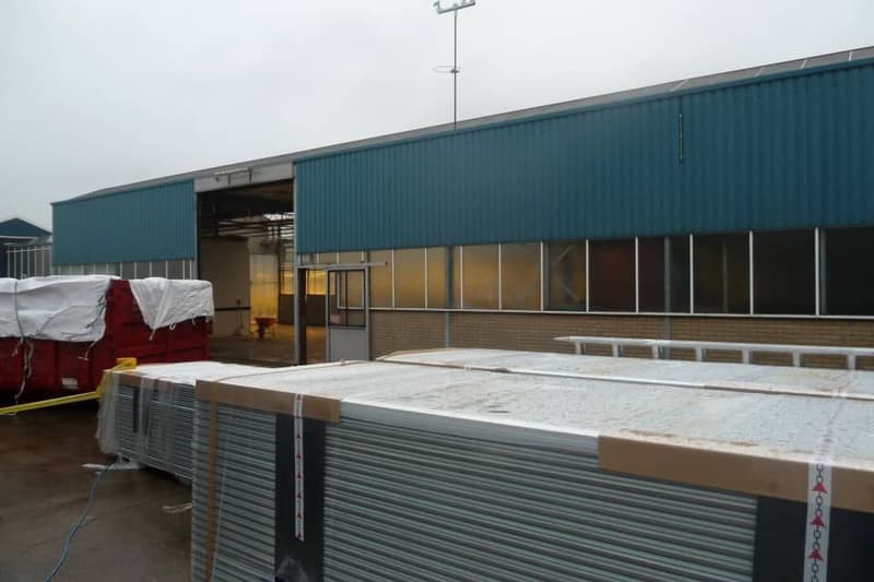Voor de dakrenovatie: het dak in 's-Gravenzande